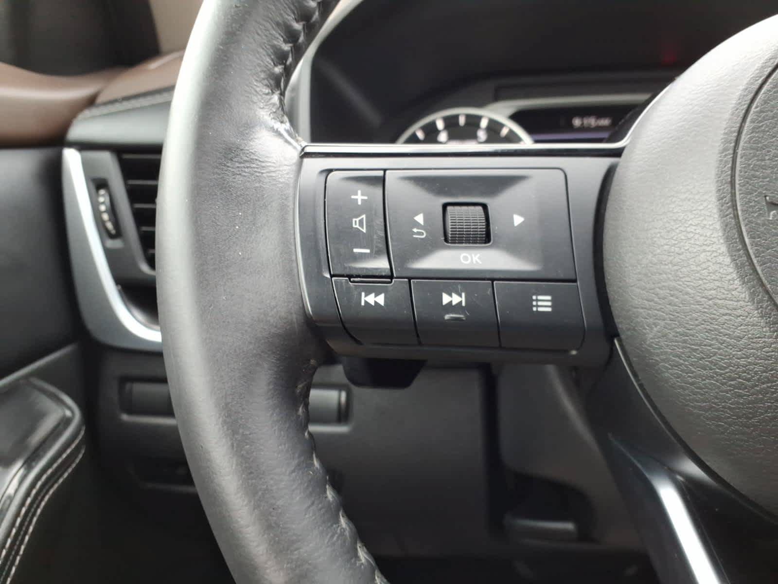 Used 2023 Nissan Rogue SV w/ SV Premium B Package AWD/4WD image 23