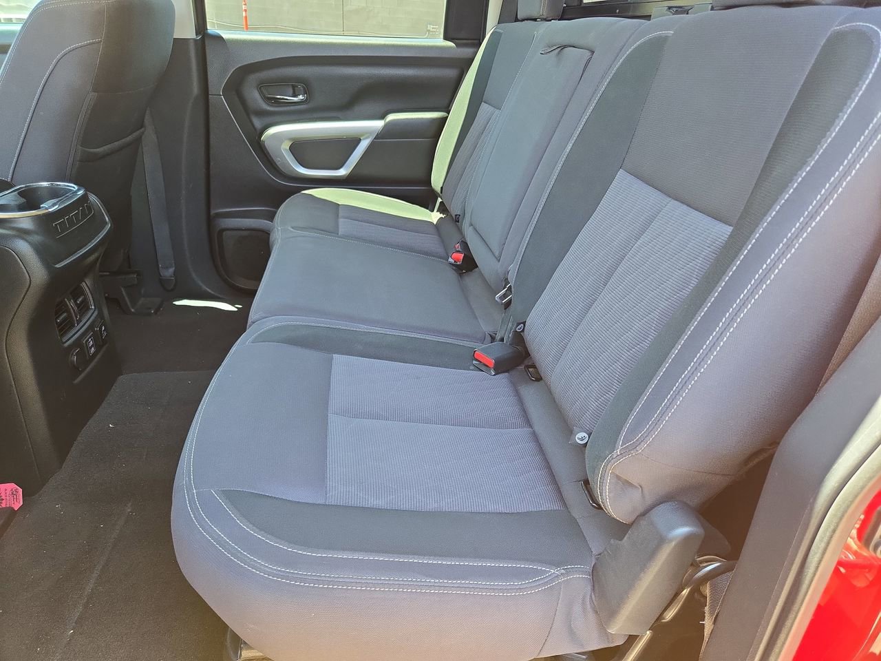 Used 2021 Nissan Titan SV w/ SV Convenience Package RWD image 18