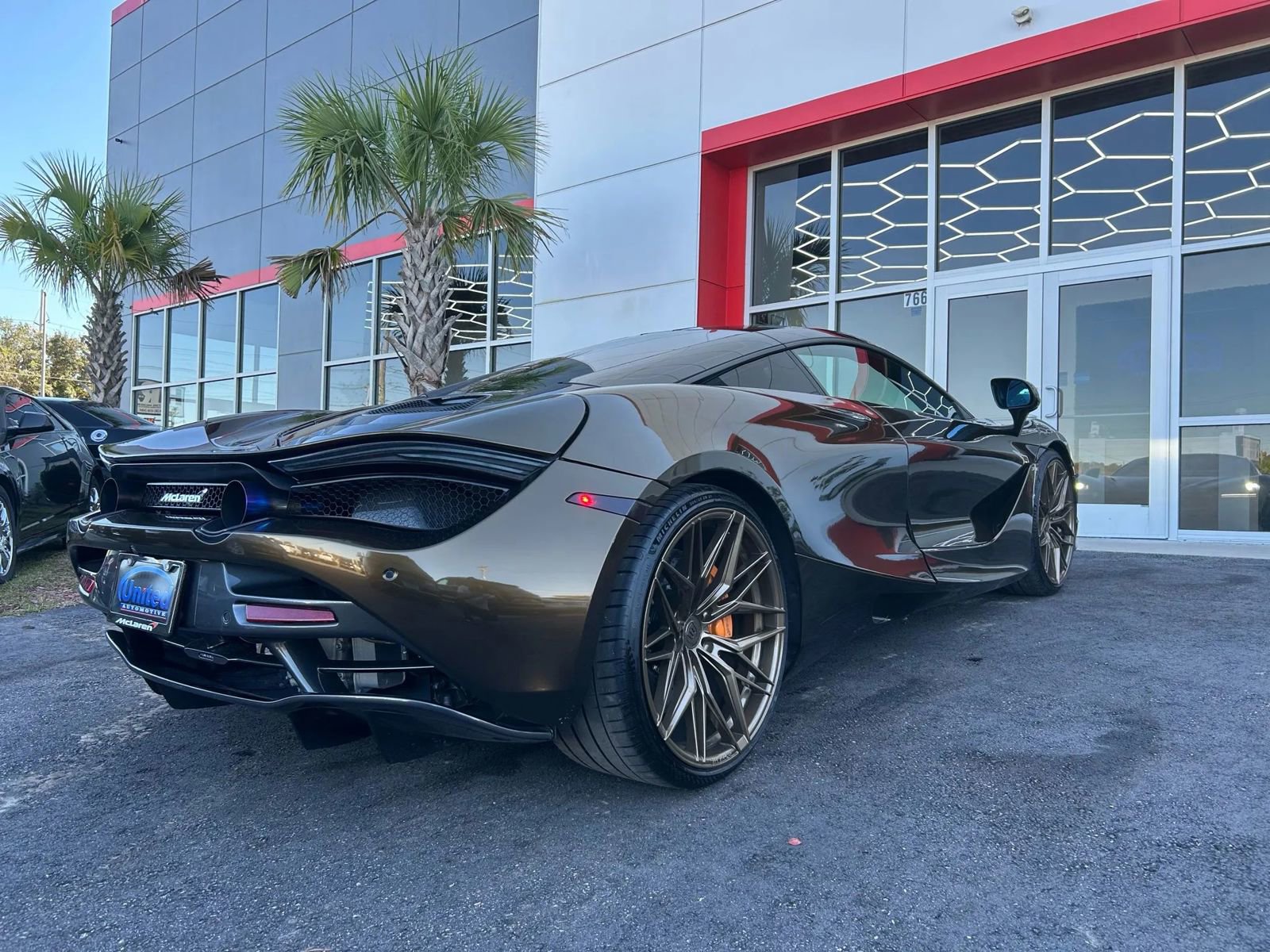 Used 2018 McLaren 720S image 9