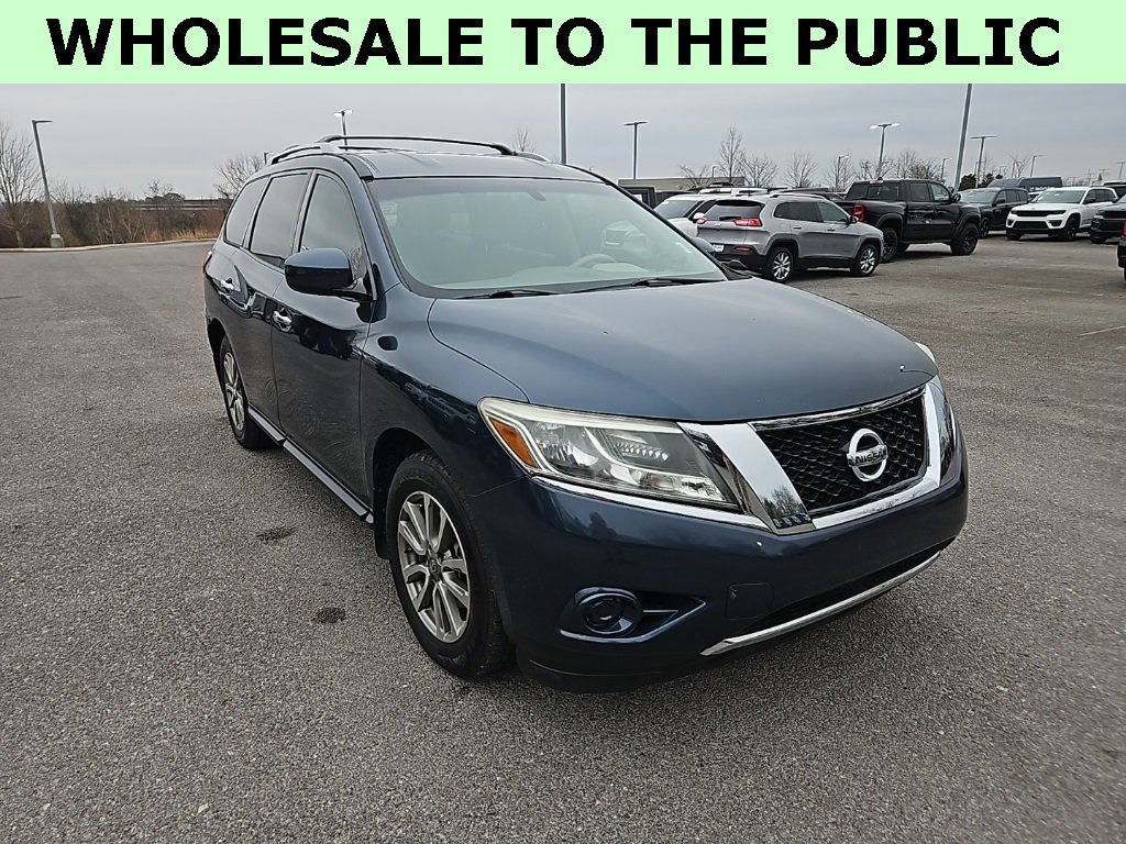 Used 2015 Nissan Pathfinder S image 1