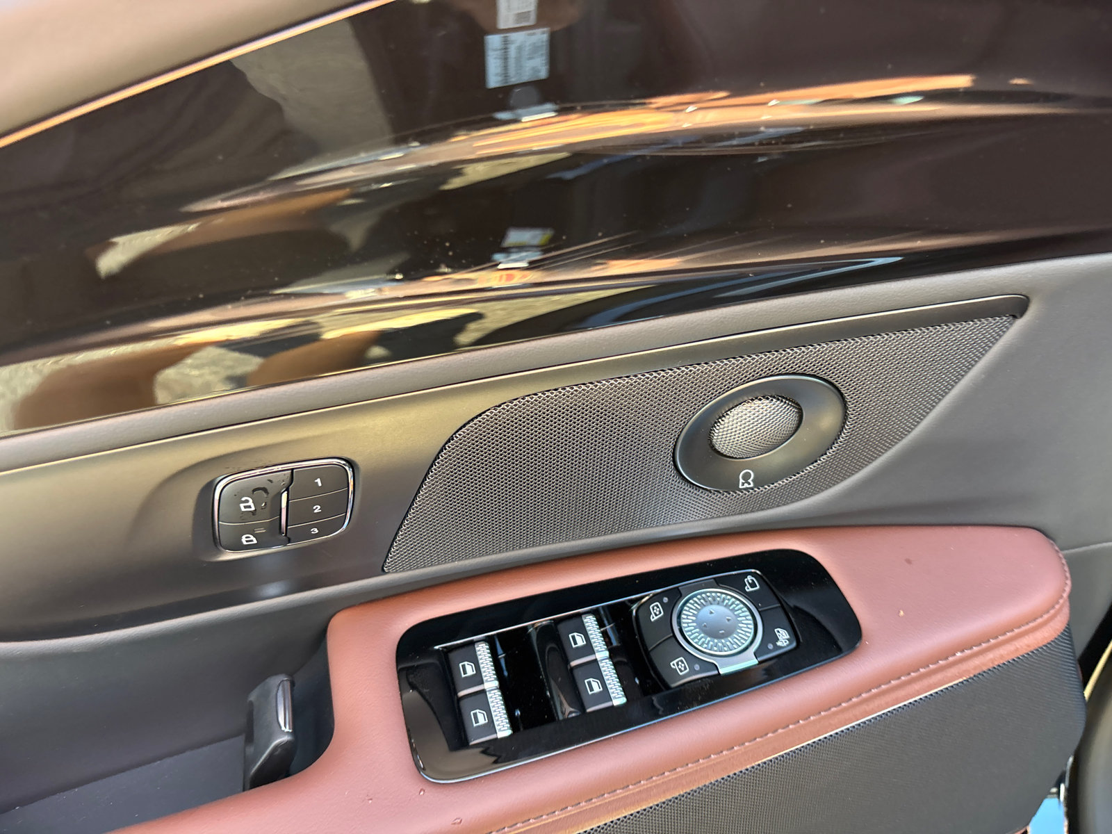 New 2026 Lincoln Nautilus Reserve w/ Jet Appearance Package AWD/4WD image 12