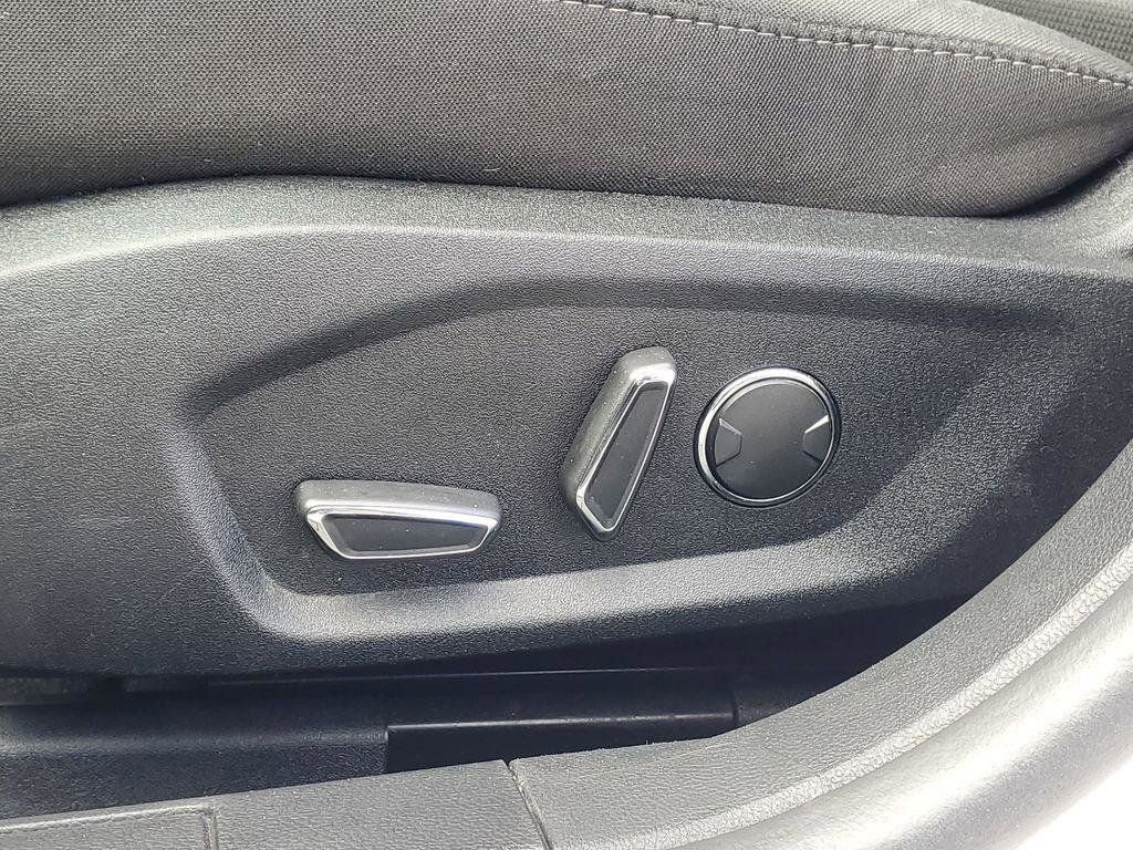Used 2020 Ford Fusion SE image 6