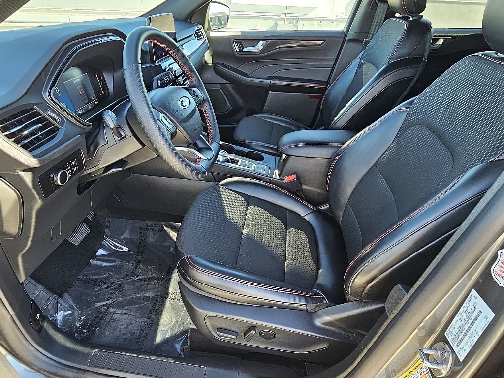 Used 2025 Ford Escape ST-Line image 23
