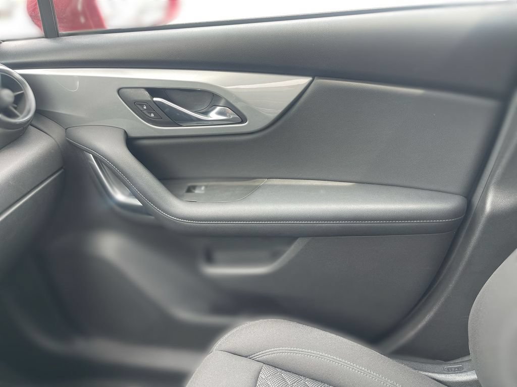Used 2019 Chevrolet Blazer LT FWD image 30