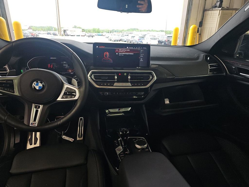 Used 2025 BMW X4 M40i AWD/4WD image 17