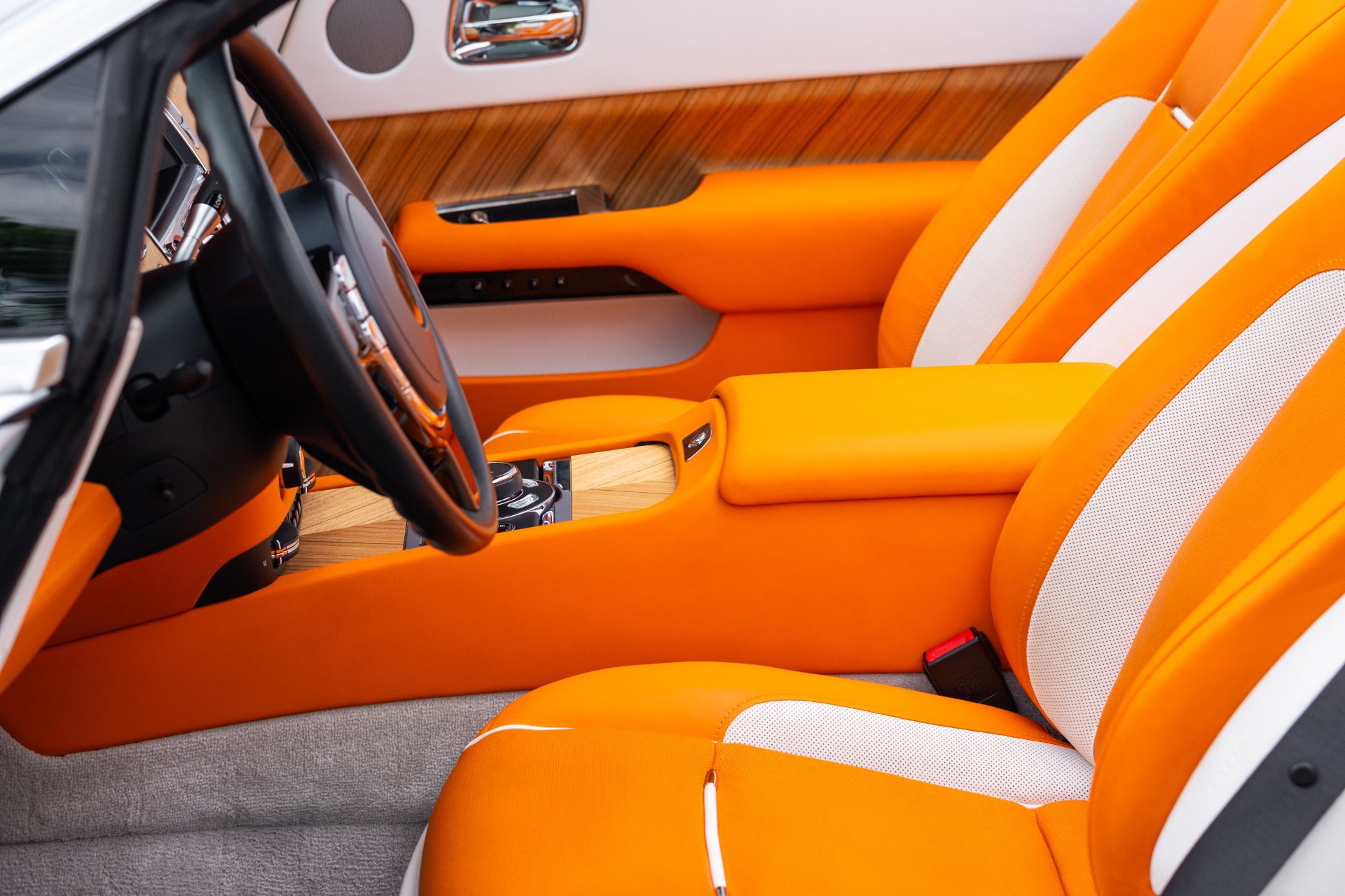 Used 2017 Rolls-Royce Dawn RWD image 63