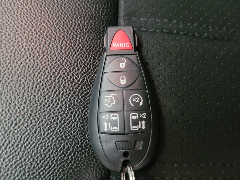 Used 2019 Dodge Grand Caravan SXT image 32