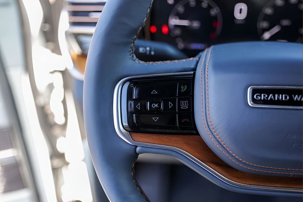 Used 2024 Jeep Grand Wagoneer Series III image 14