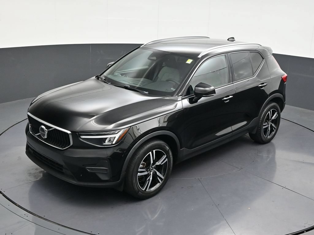 Used 2023 Volvo XC40 B4 Core FWD image 18