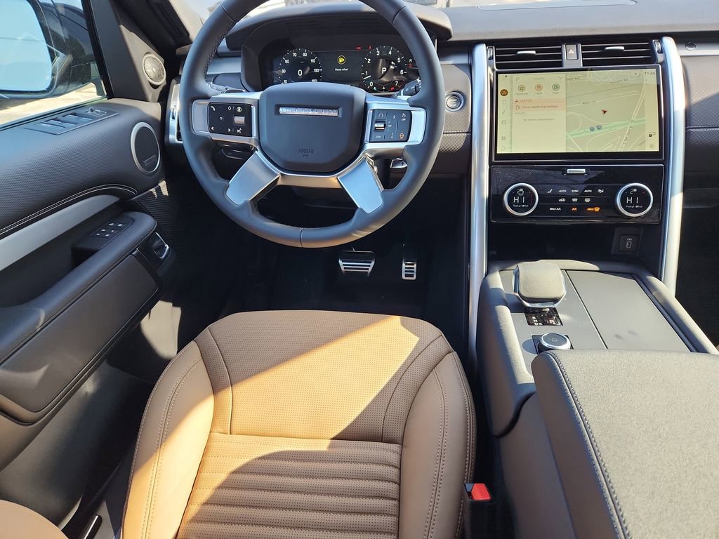 New 2026 Land Rover Discovery Limited Edition AWD/4WD image 4