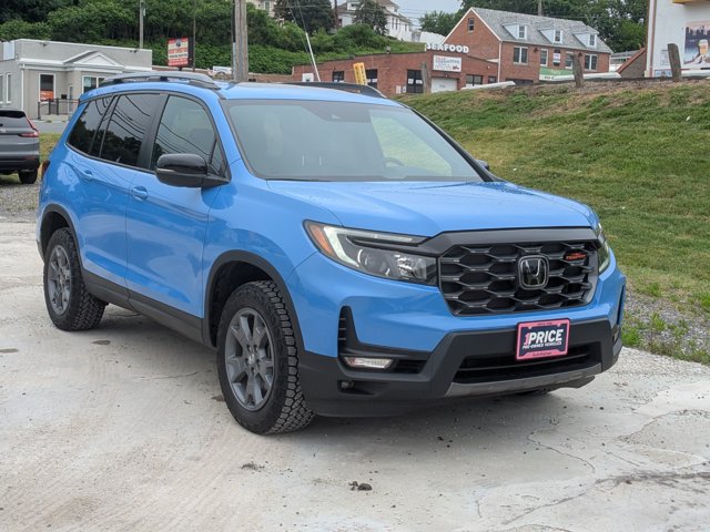 Used 2025 Honda Passport TrailSport image 3
