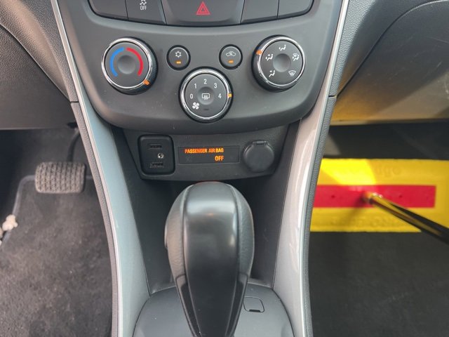 Used 2022 Chevrolet Trax LS w/ Tint and Cruise Package image 15