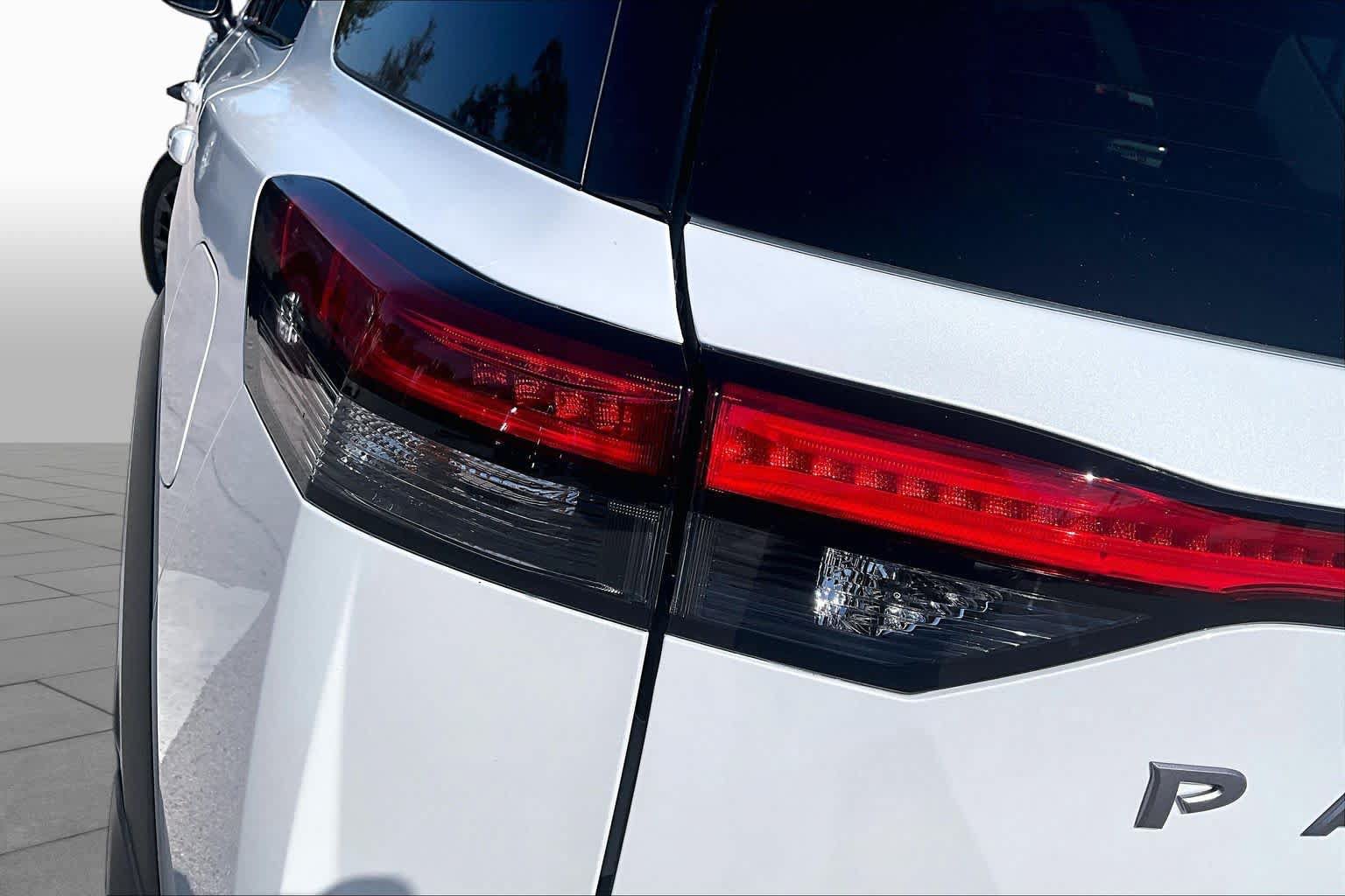 New 2026 Nissan Pathfinder SL FWD image 14