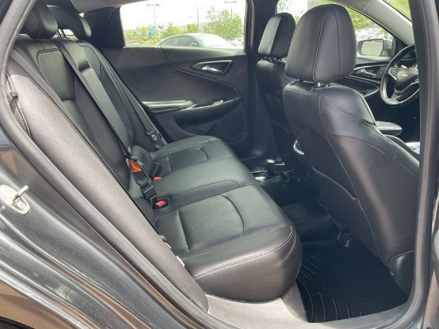Used 2018 Chevrolet Malibu Premier w/ Premier Sun and Wheel Package FWD image 19