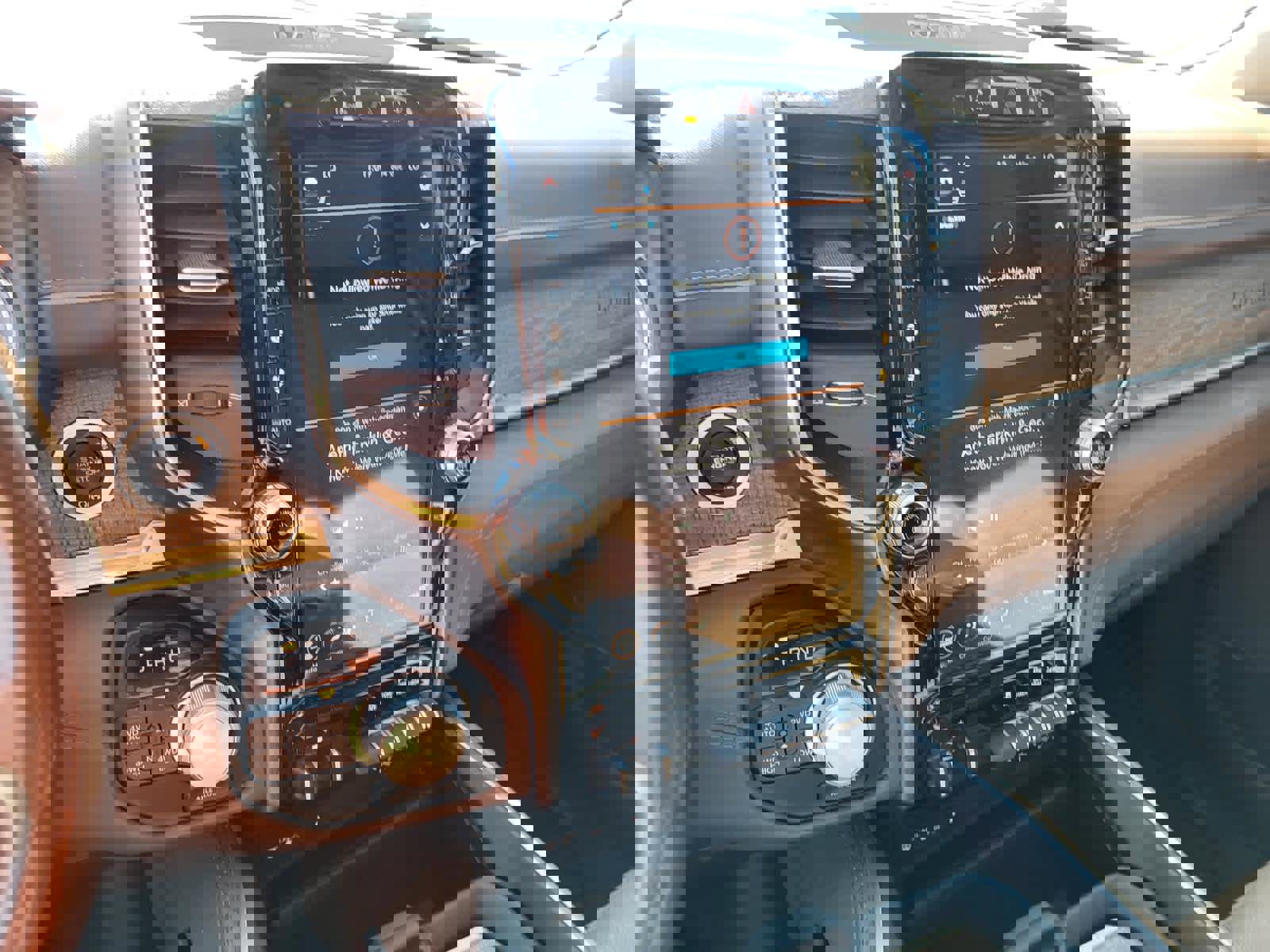 Used 2019 RAM 1500 Laramie Longhorn image 20