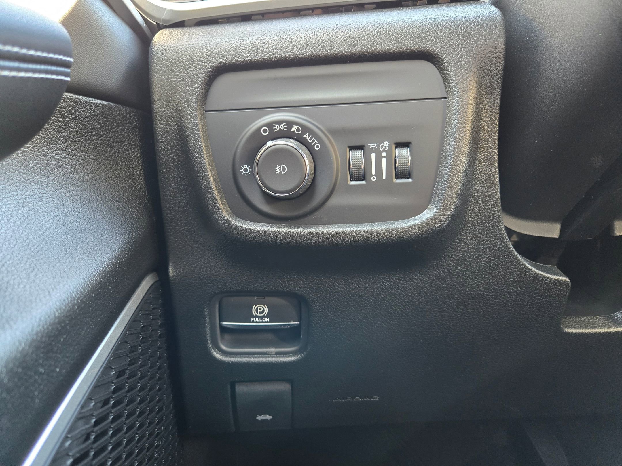 New 2026 Jeep Grand Cherokee Limited w/ Limited Altitude Package image 19