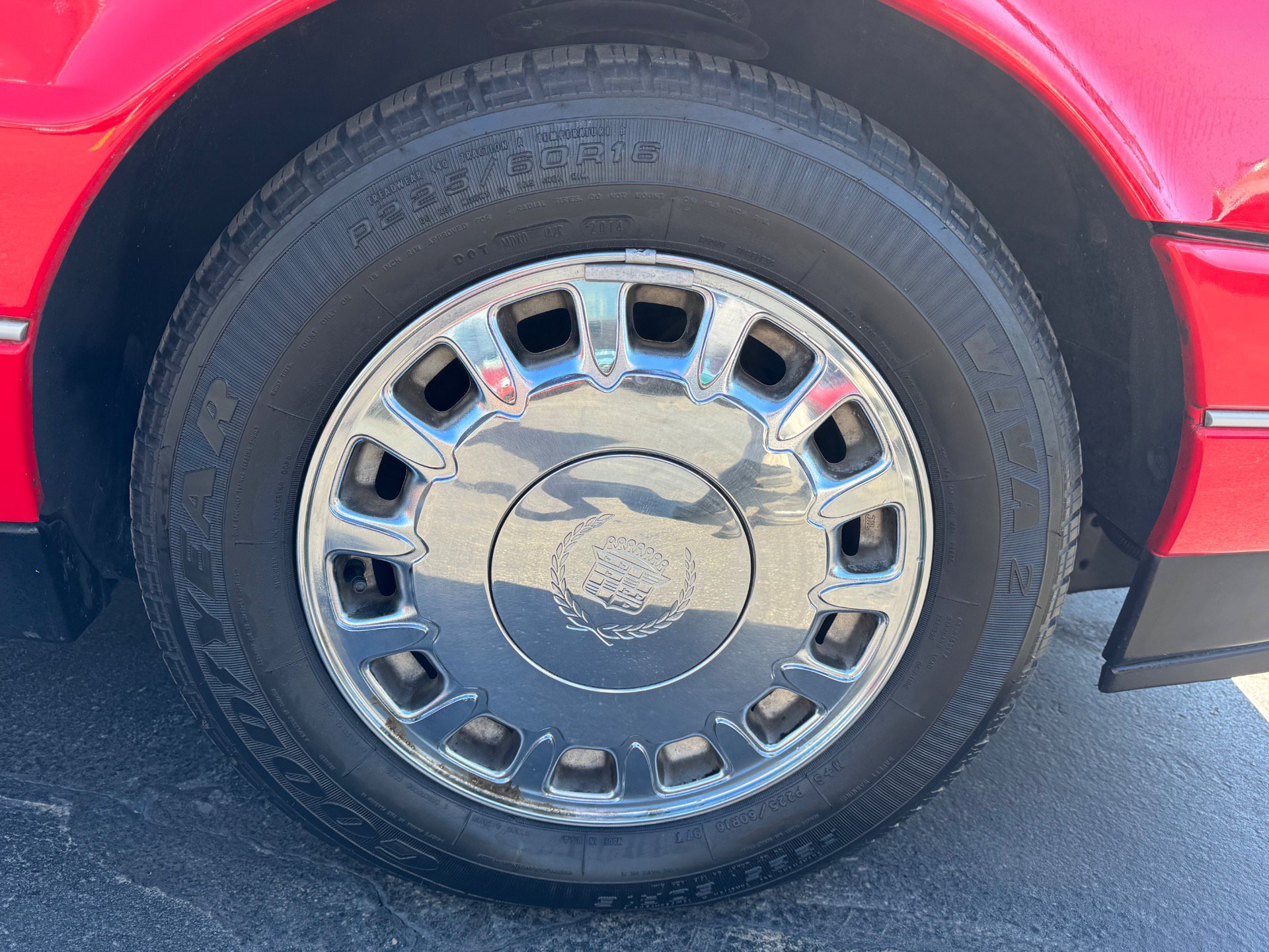 Used 1993 Cadillac Allante FWD image 33