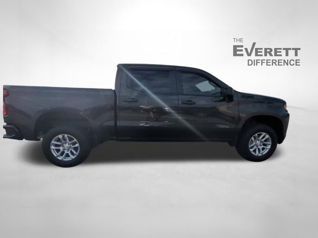 Used 2021 Chevrolet Silverado 1500 Custom Trail Boss w/ LPO, Dark Essentials Package image 3
