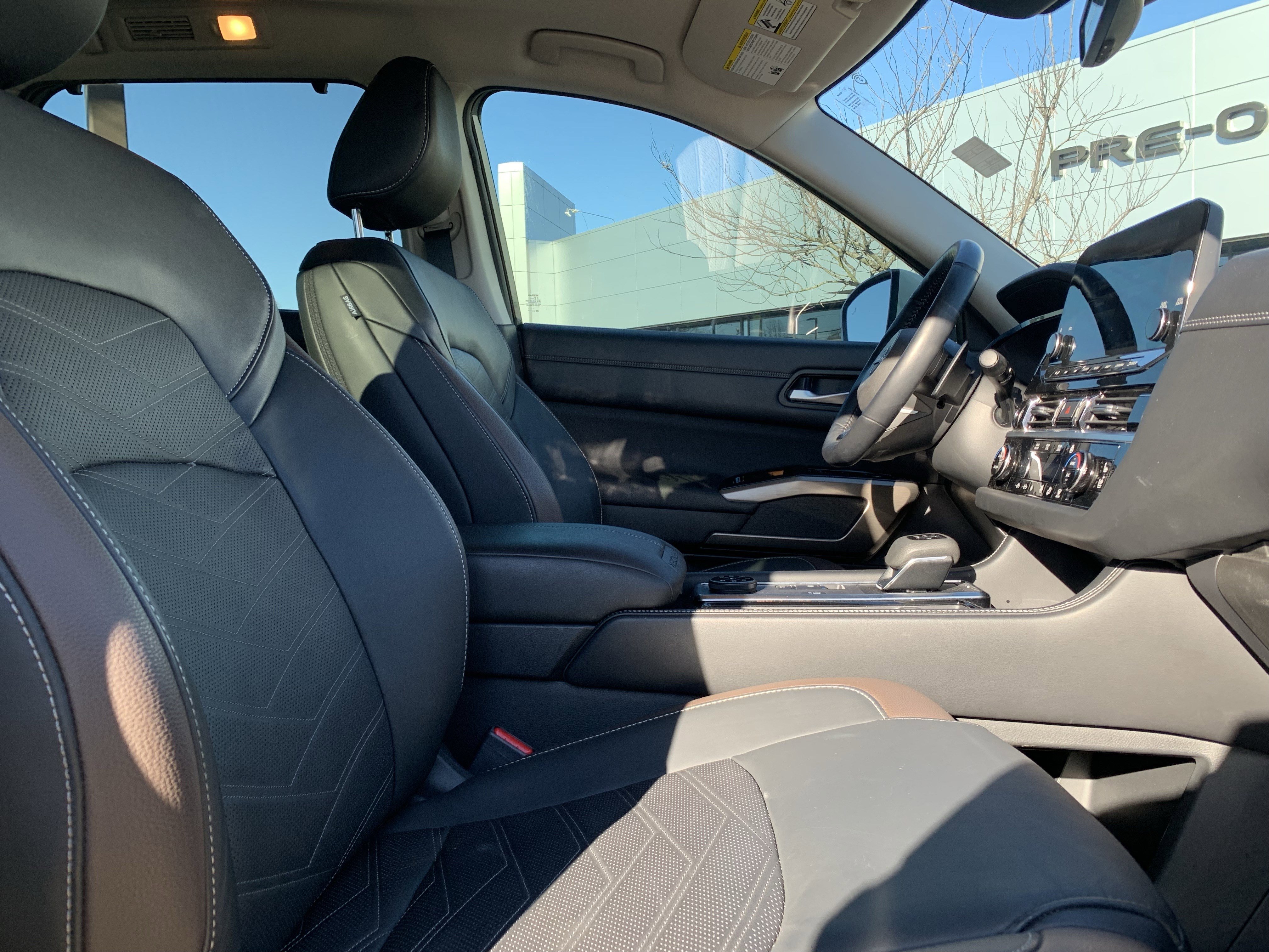 Used 2024 Nissan Pathfinder Platinum w/ Cargo Package image 35