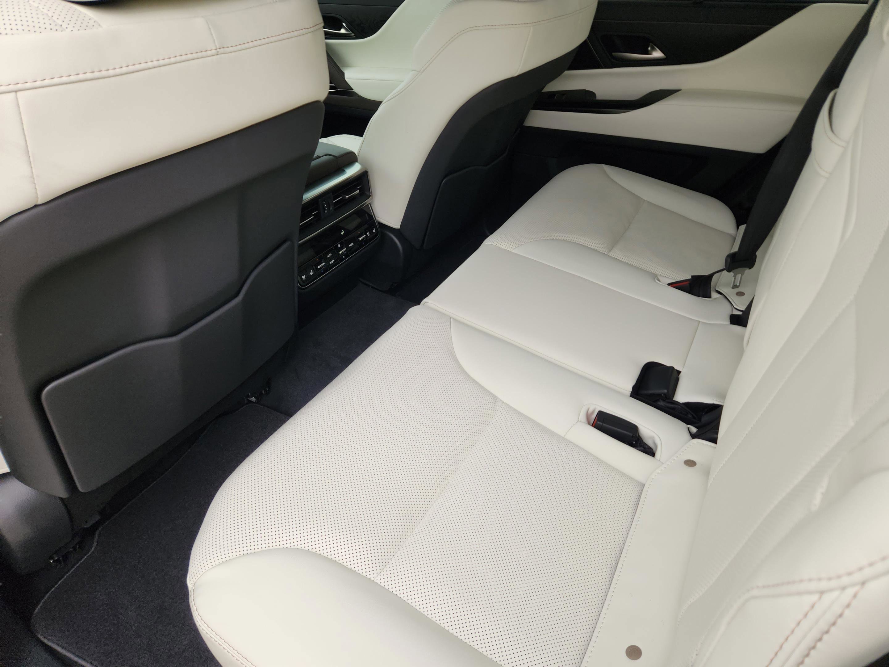 New 2026 Lexus LX 600 4WD w/ Luxury Package image 21