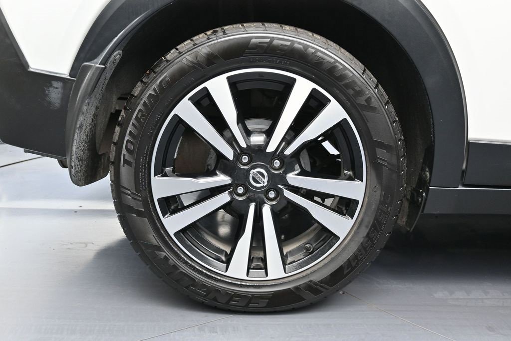 Used 2020 Nissan Kicks SR w/ SR Premium Package image 14