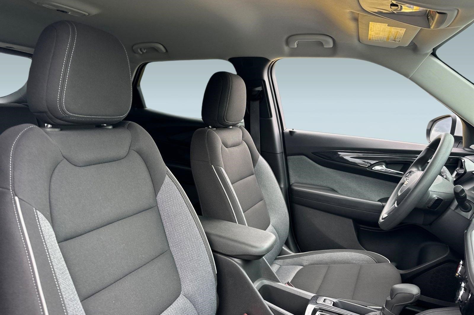 Used 2025 Chevrolet TrailBlazer LT image 30