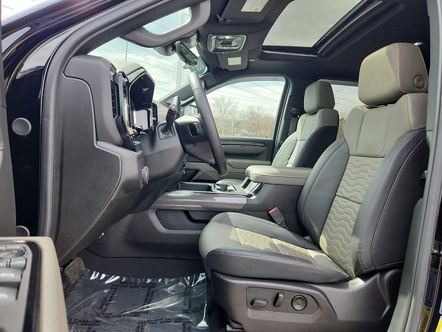 Used 2024 Chevrolet Silverado 2500 ZR2 w/ Technology Package image 13