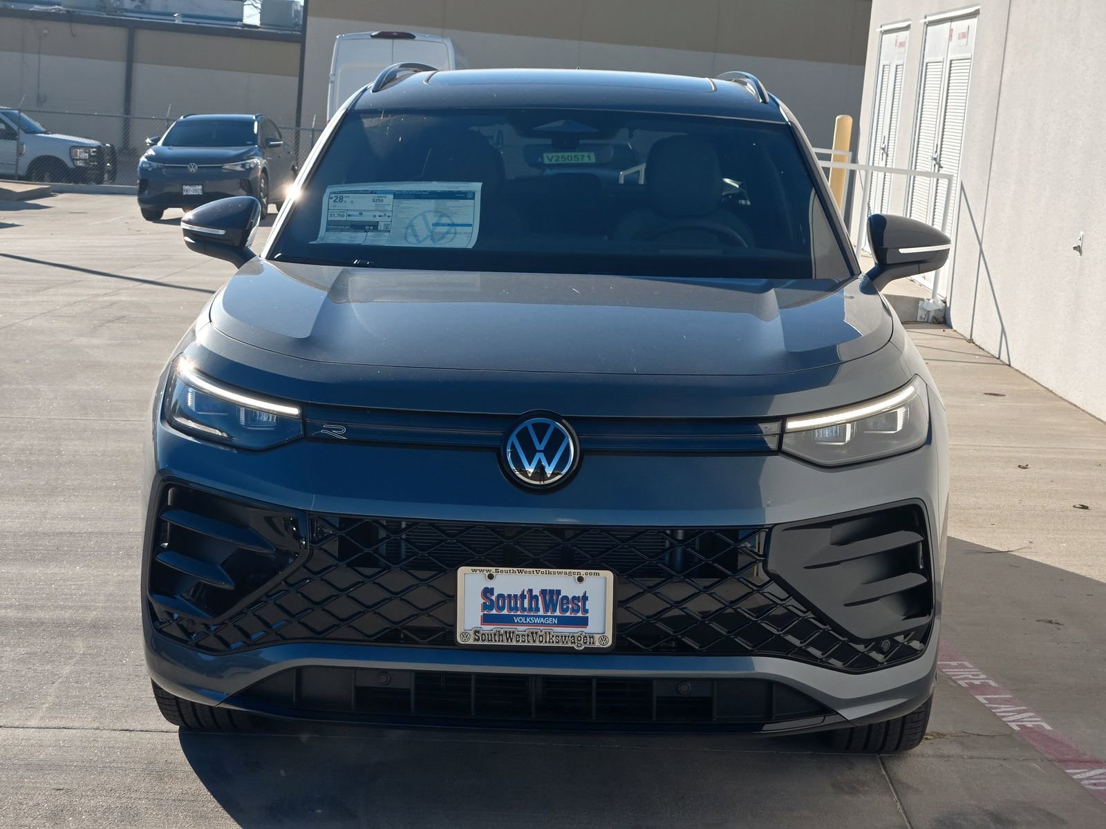 New 2026 Volkswagen Tiguan SE R-Line image 6