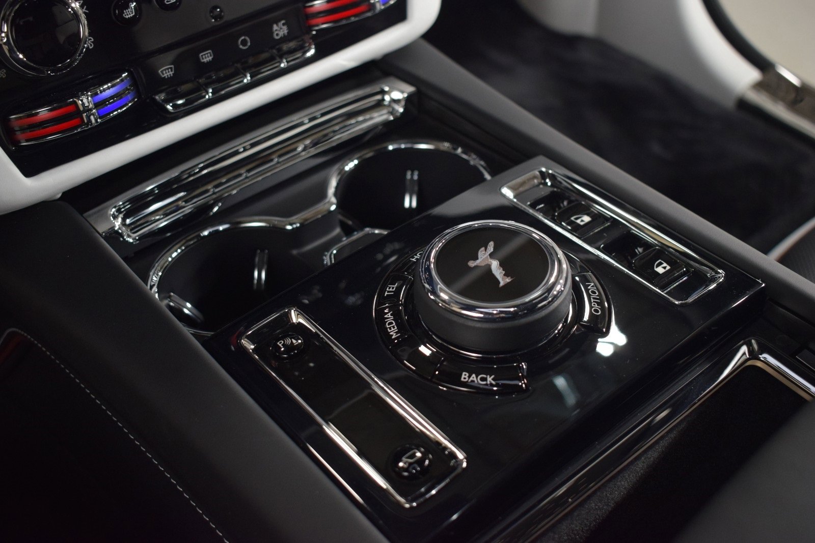 New 2025 Rolls-Royce Spectre w/ Leather Finishing Pack image 33