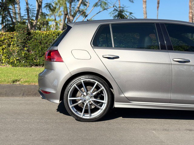 Used 2017 Volkswagen Golf 4-Door AWD/4WD image 9