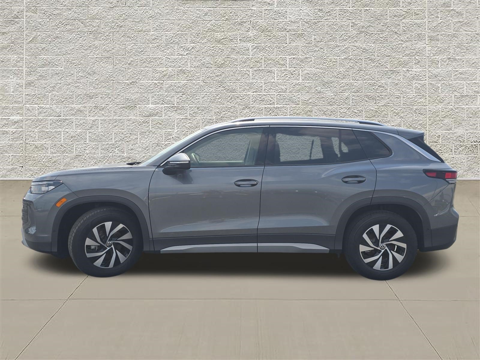 New 2026 Volkswagen Tiguan S FWD image 4