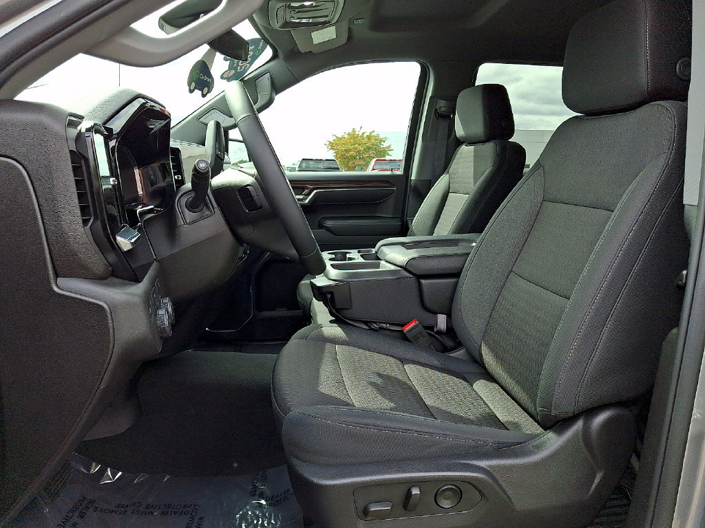 Used 2024 Chevrolet Silverado 1500 LT AWD/4WD image 14