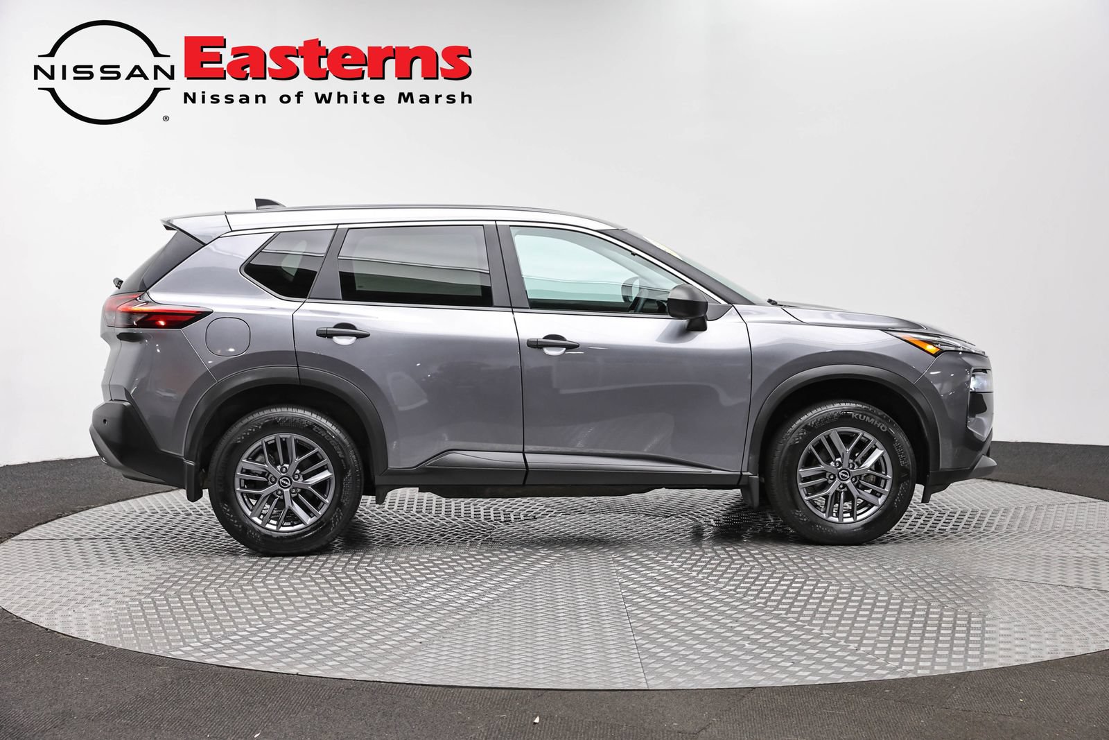 Used 2023 Nissan Rogue S AWD/4WD image 4