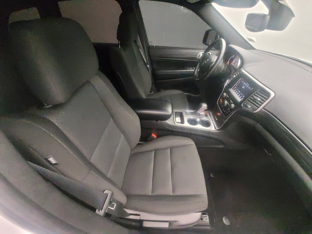 Used 2019 Jeep Grand Cherokee Laredo image 21