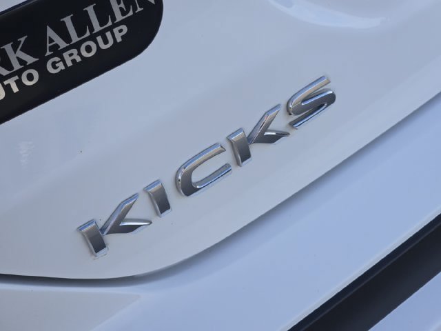Used 2024 Nissan Kicks SV w/ Interior Electronics Package FWD image 11