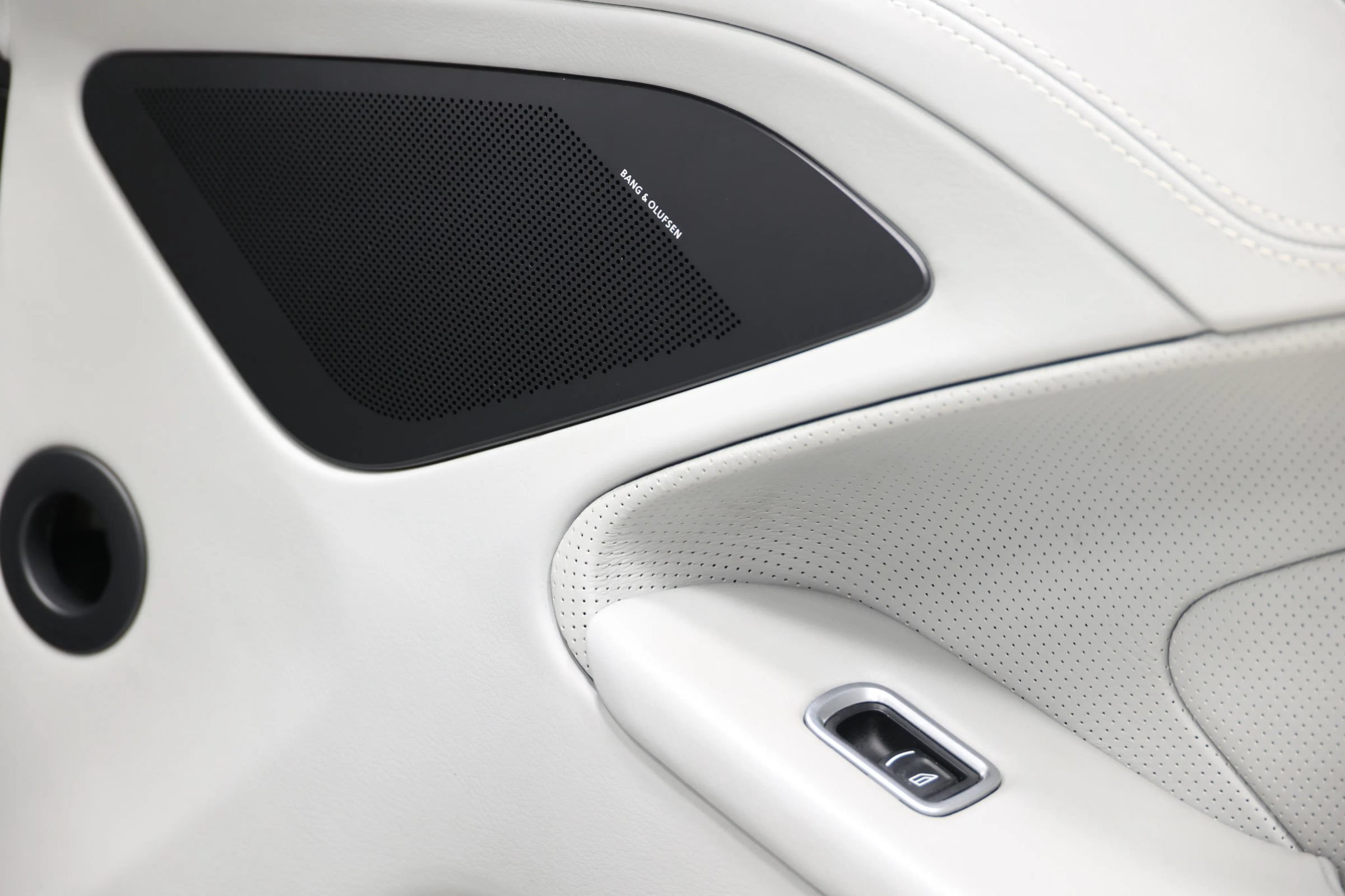 Used 2014 Aston Martin Vanquish Volante RWD image 73