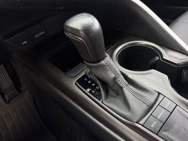 Used 2022 Toyota Camry SE FWD image 18