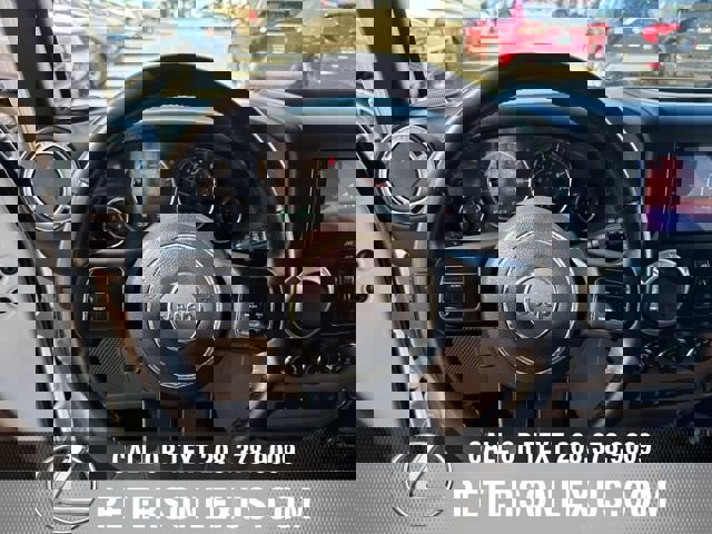 Used 2015 Jeep Wrangler Unlimited Rubicon image 22