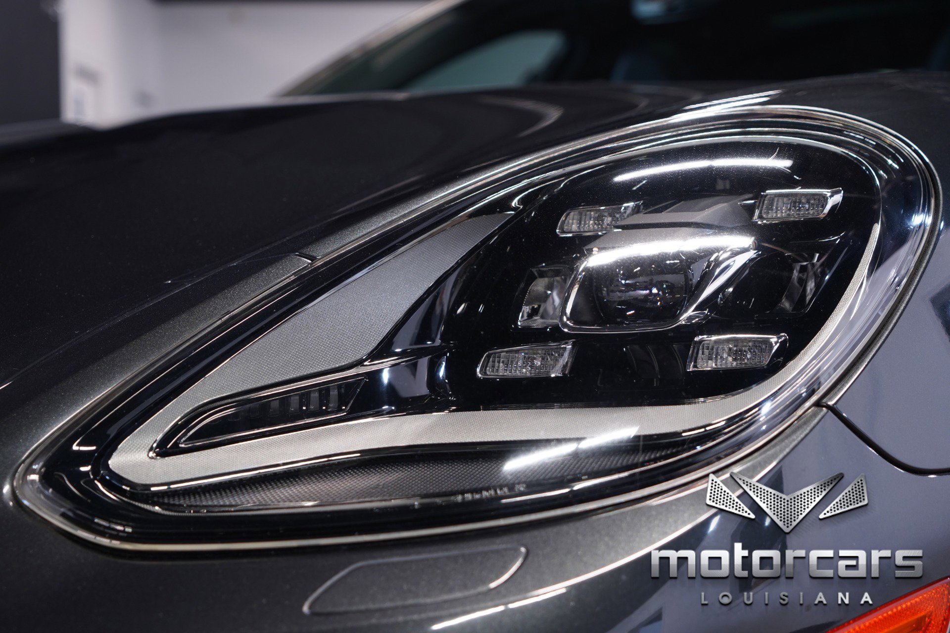 Used 2018 Porsche Panamera image 11