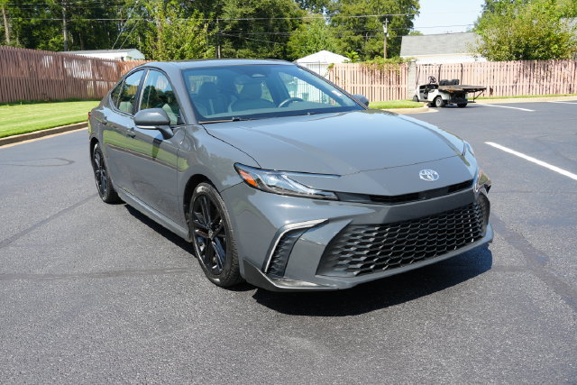 Used 2025 Toyota Camry SE