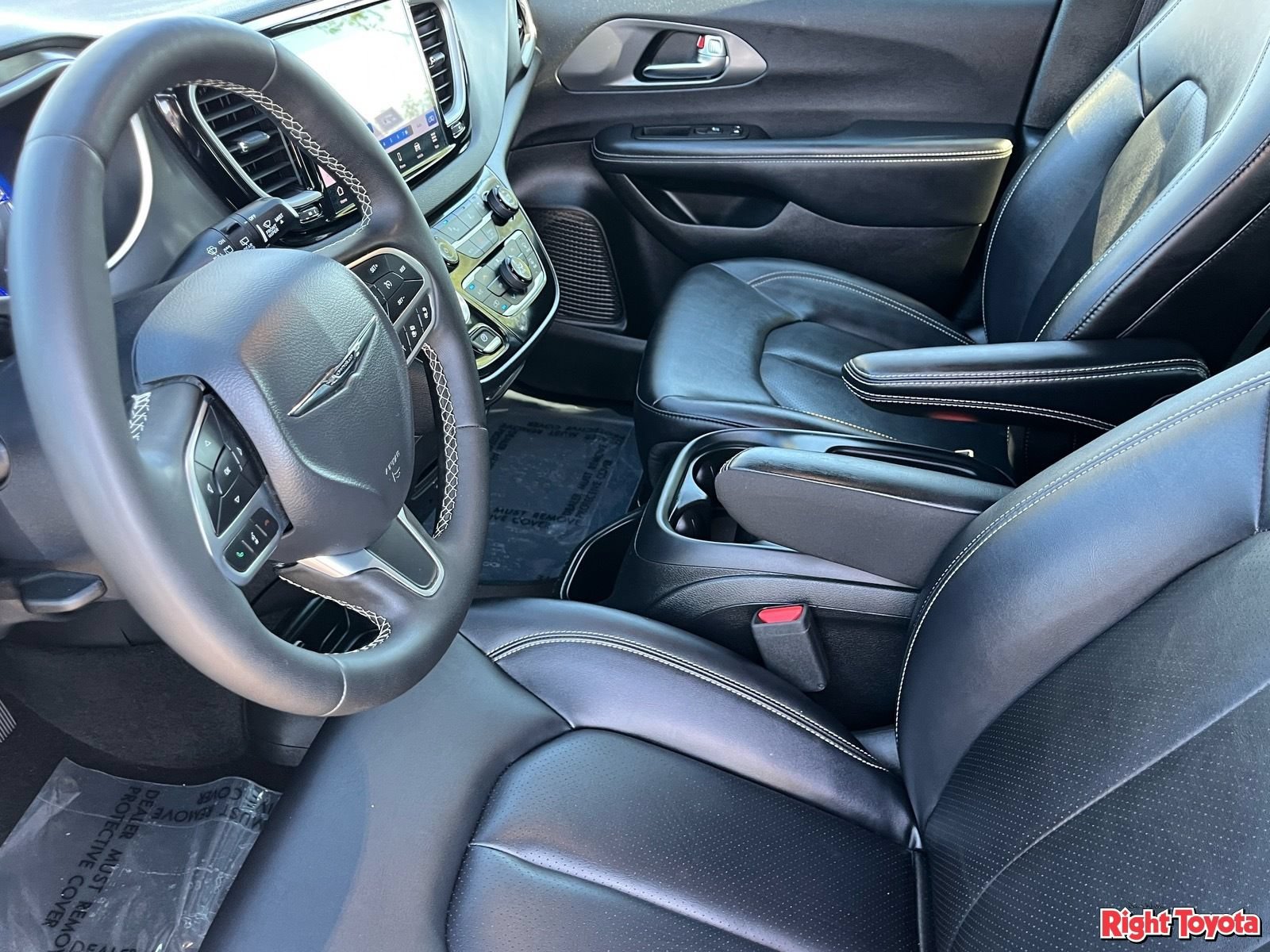 Used 2025 Chrysler Pacifica Select FWD image 20