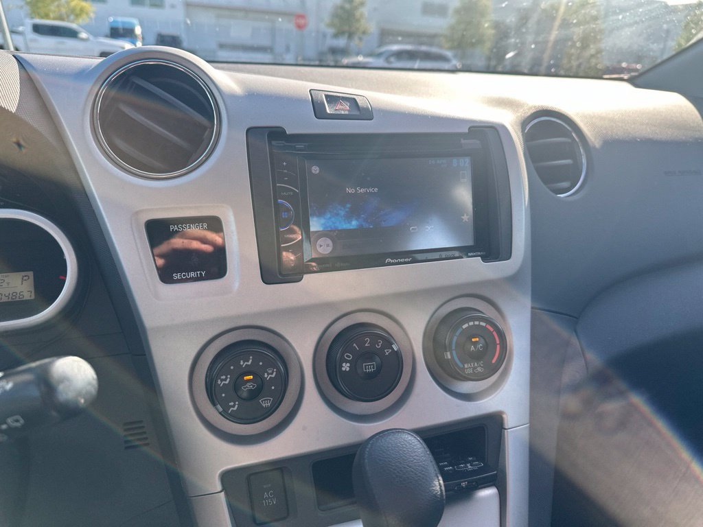 Used 2010 Pontiac Vibe AWD w/ Preferred Package image 16