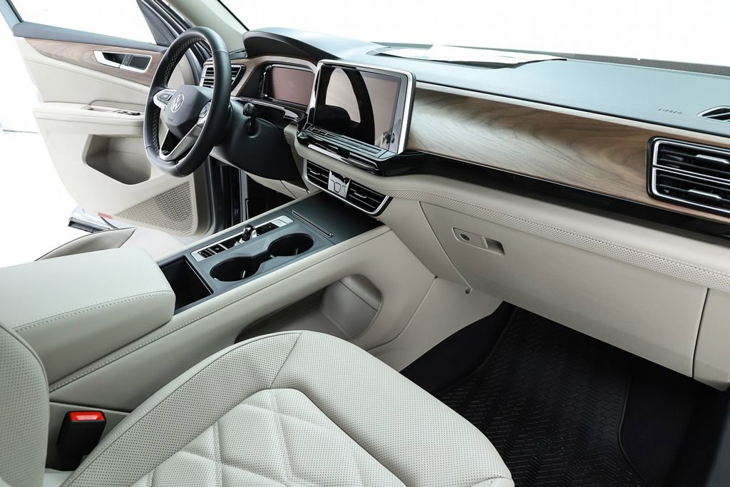 New 2026 Volkswagen Atlas SE image 32