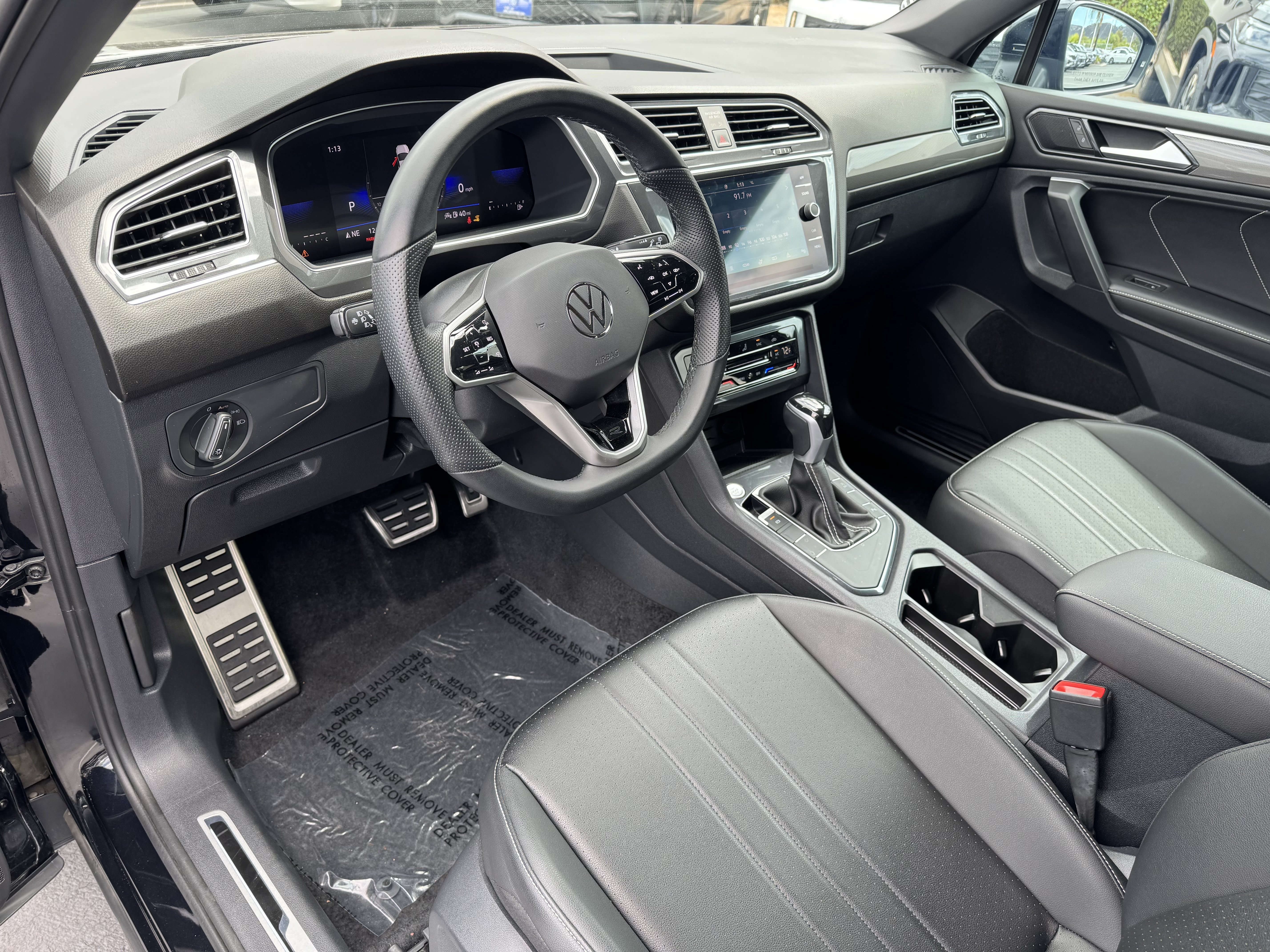 Used 2023 Volkswagen Tiguan SE R-Line FWD image 15