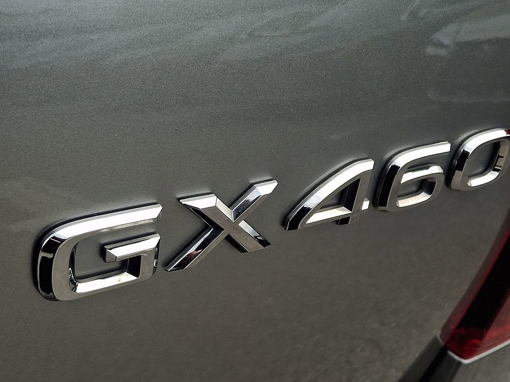 Used 2022 Lexus GX 460 Luxury w/ Sport Design Package AWD/4WD image 30