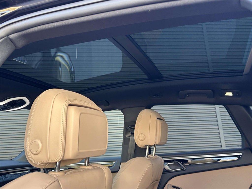 Used 2025 Porsche Macan image 16