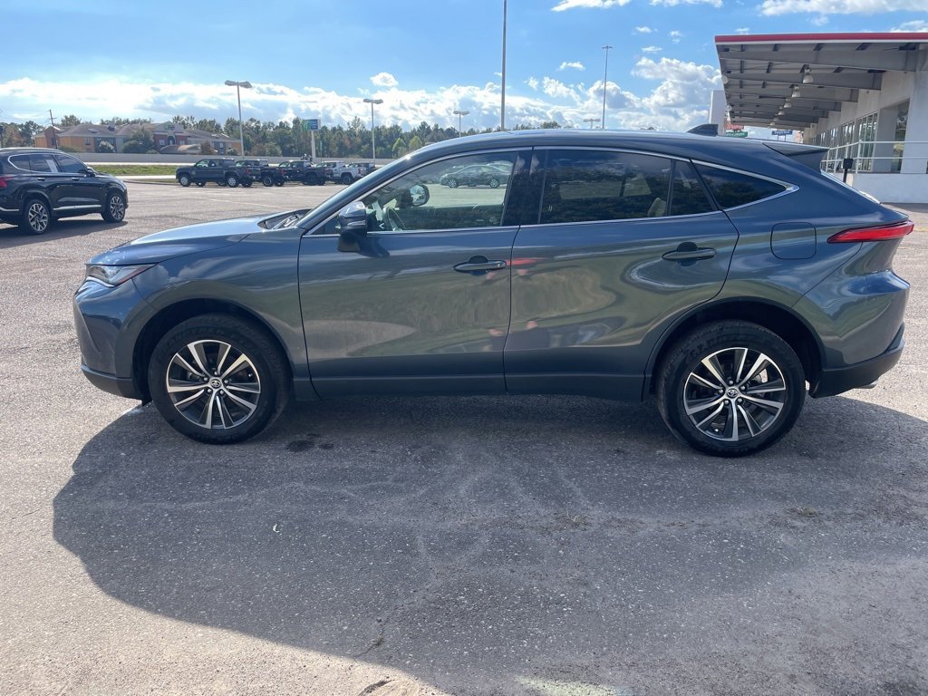 Used 2024 Toyota Venza LE image 4