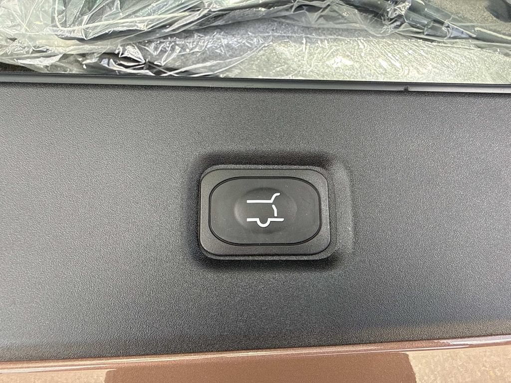 New 2026 Lincoln Navigator L Black Label AWD/4WD image 12