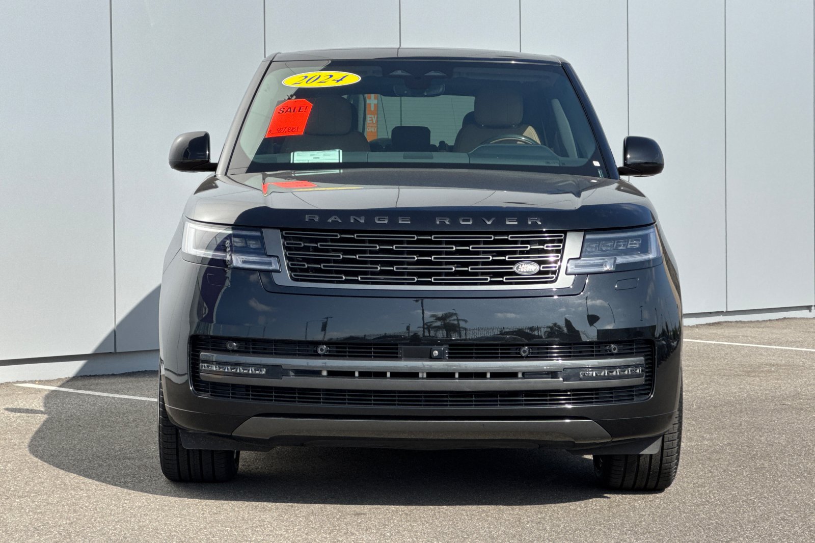 Used 2024 Land Rover Range Rover SE AWD/4WD image 8
