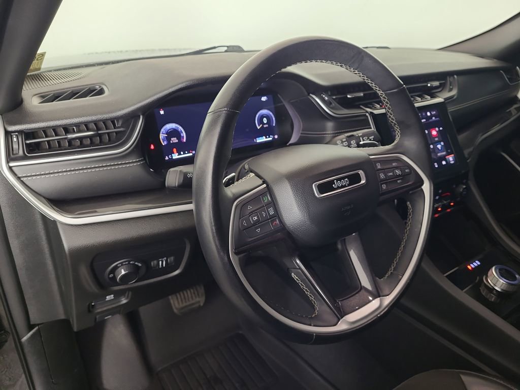 Used 2022 Jeep Grand Cherokee L Laredo AWD/4WD image 14